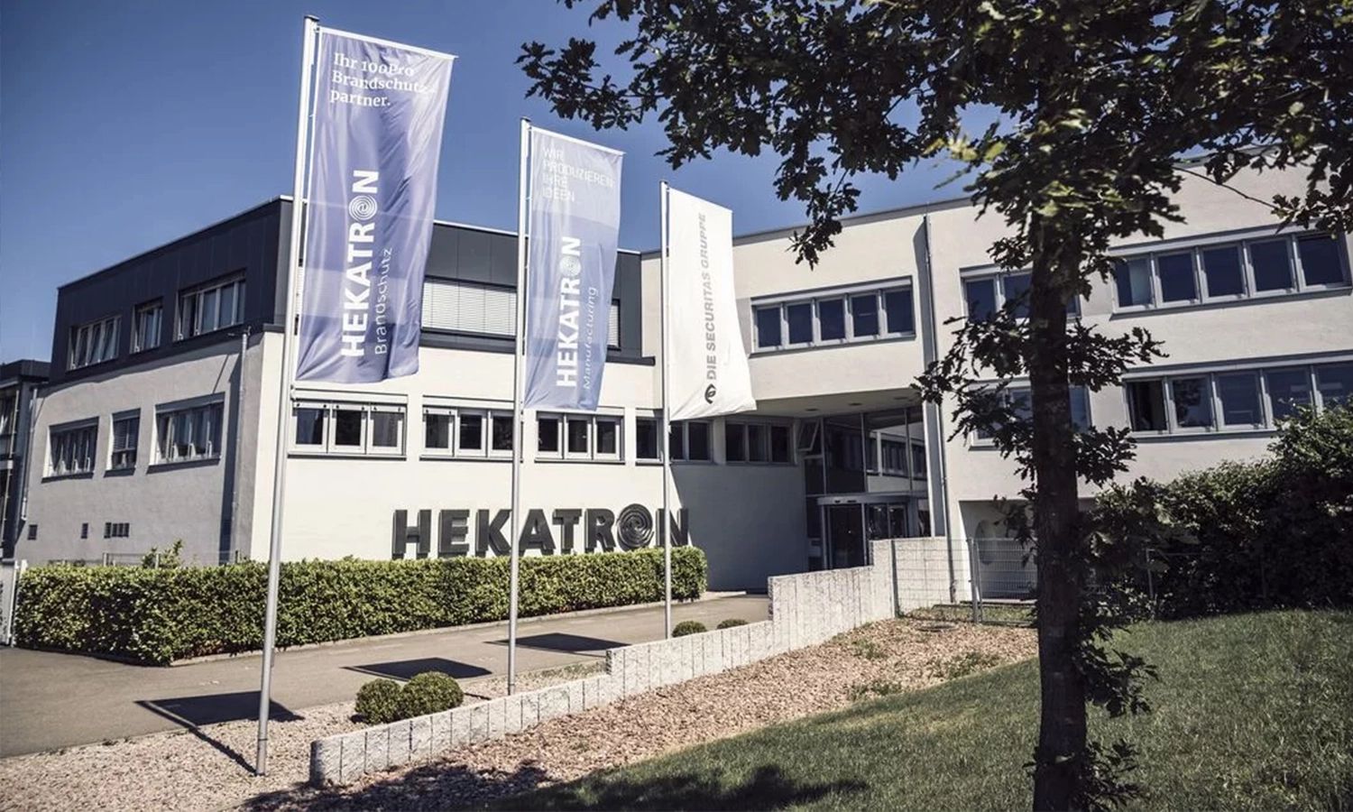 Unternehmenszentrale von Hekatron – modernes Büro- und Verwaltungsgebäude des Spezialisten für Brandschutzlösungen und Sicherheitstechnik in Deutschland.