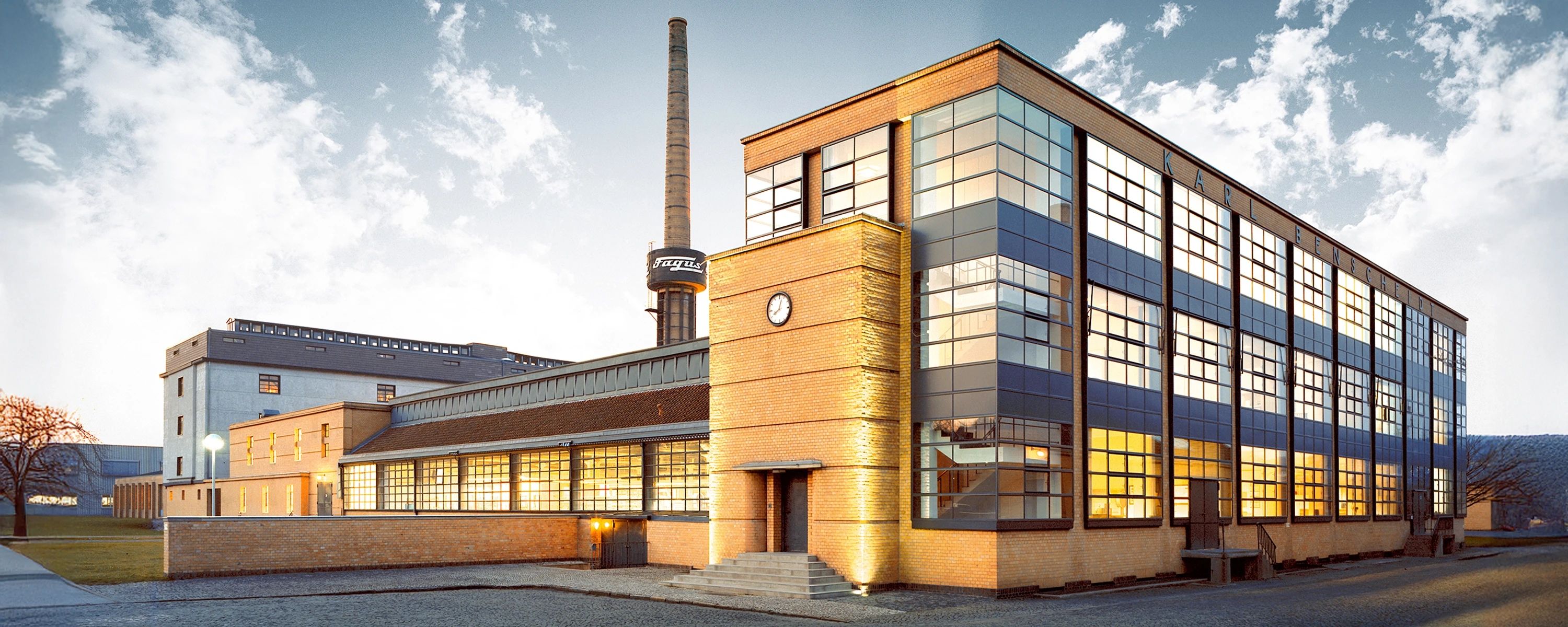 Historisches Fagus‑GreCon Firmengebäude in Alfeld – UNESCO‑Welterbe und architektonisches Wahrzeichen für Innovation, Industriegeschichte und Präzisionstechnik.