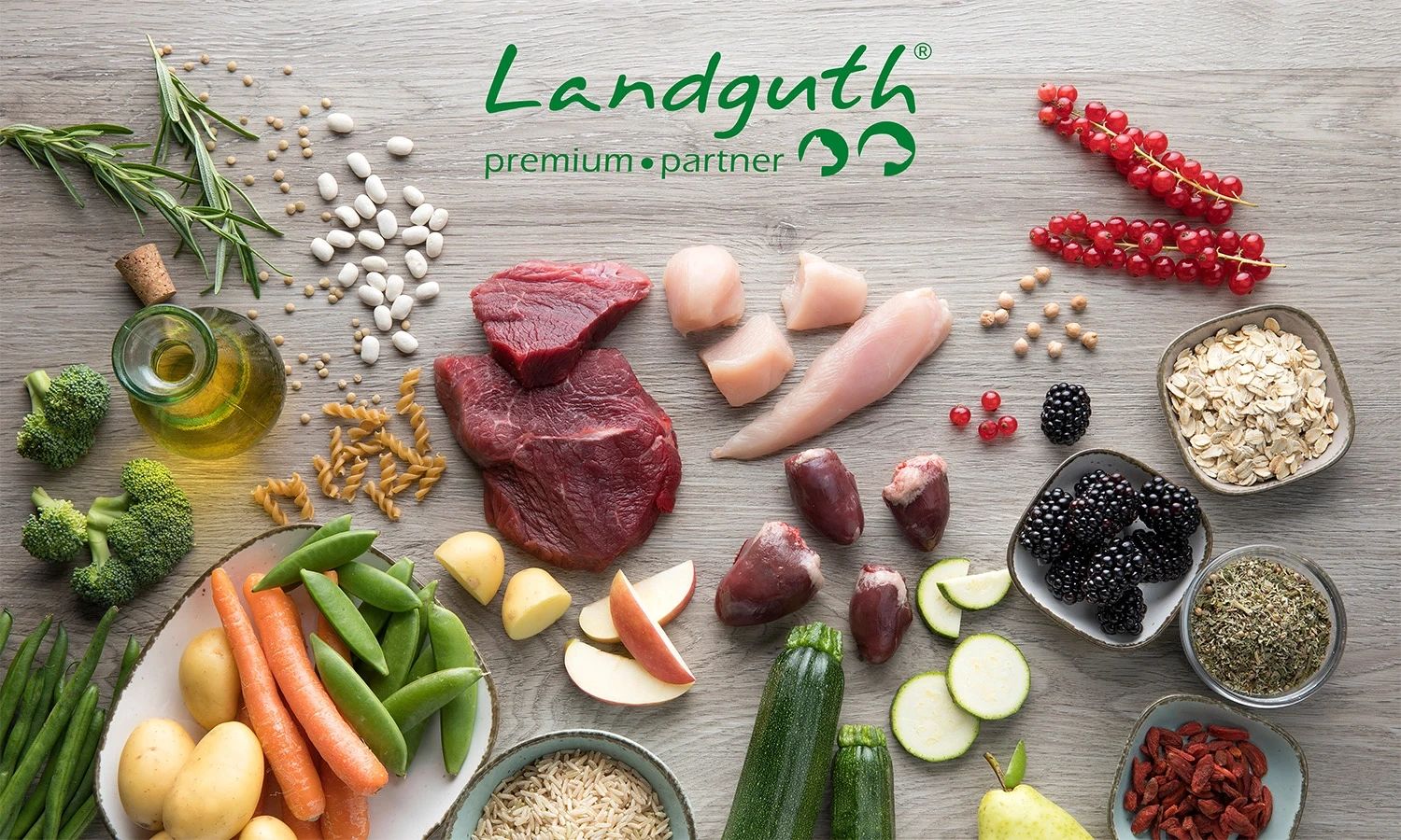 Frische Zutaten für Landguth‑Tiernahrung – hochwertiges Fleisch, Gemüse, Obst und natürliche Rohstoffe für ausgewogene und nachhaltige Rezepturen.